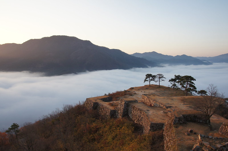 Le château Takeda au Japon, un château flottant dans les nuages chateau takeda japon chateau dans les nuages 1 chateau-takeda-japon-chateau-dans-les-nuages-1