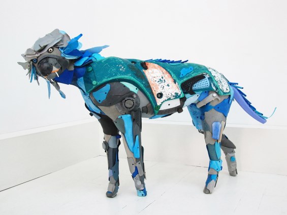 Des sculptures avec des déchets plastiques de plage sculptures avec des dechets plastiques de plages 1 sculptures-avec-des-dechets-plastiques-de-plages-1