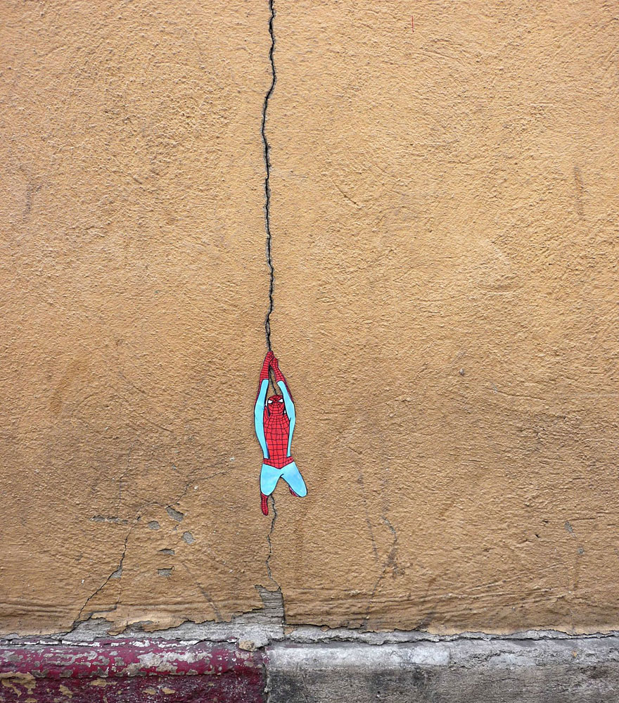 28 oeuvres de street art interagissant avec leur environnement 28 oeuvres de street art interagissant avec leur environnement spiderman 28-oeuvres-de-street-art-interagissant-avec-leur-environnement-spiderman