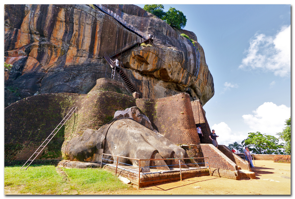 La forteresse de Sigiriya - la magie du rocher du lion la forteresse de Sigiriya rocher du lion sri lanka 7 1 la-forteresse-de-Sigiriya-rocher-du-lion-sri-lanka-7-1