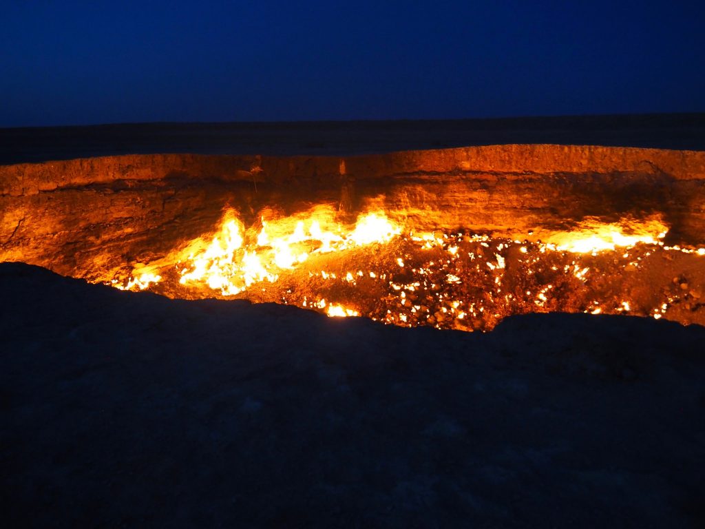 Darvaza la porte de l'enfer le cratere de darvaza porte de l enfer 5 le-cratere-de-darvaza-porte-de-l-enfer-5