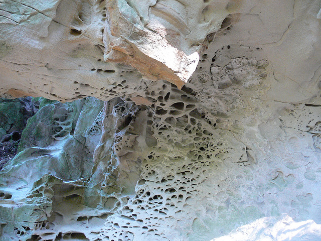 Les Taffoni , ces roches à érosion circulaire taffoni tafoni roches a erosion circulaire 19 taffoni-tafoni-roches-a-erosion-circulaire-19