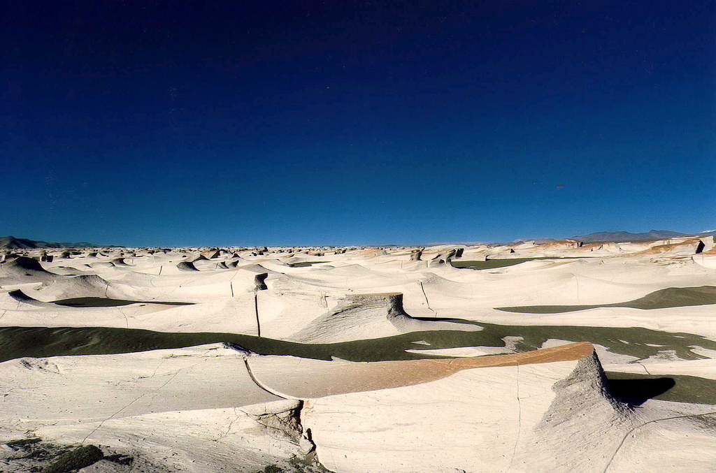 Les formations volcaniques de Campo de Piedra Pomez Campo de Piedra Pomez labyrinthe volcanique blanc 2 Mares de piedra pómez, Campo de Piedra Pómez, Catamarca, Argentina