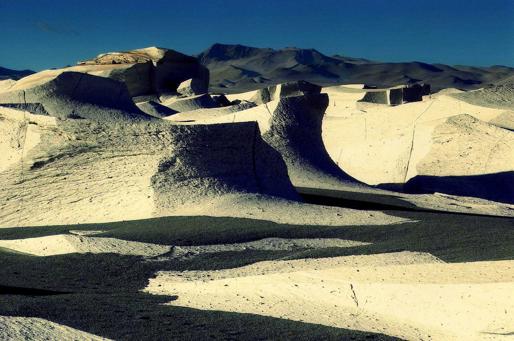 Les formations volcaniques de Campo de Piedra Pomez Campo de Piedra Pomez labyrinthe volcanique blanc 3 Luces y sombras, Campo de Piedra Pómez, Catamarca, Argentina