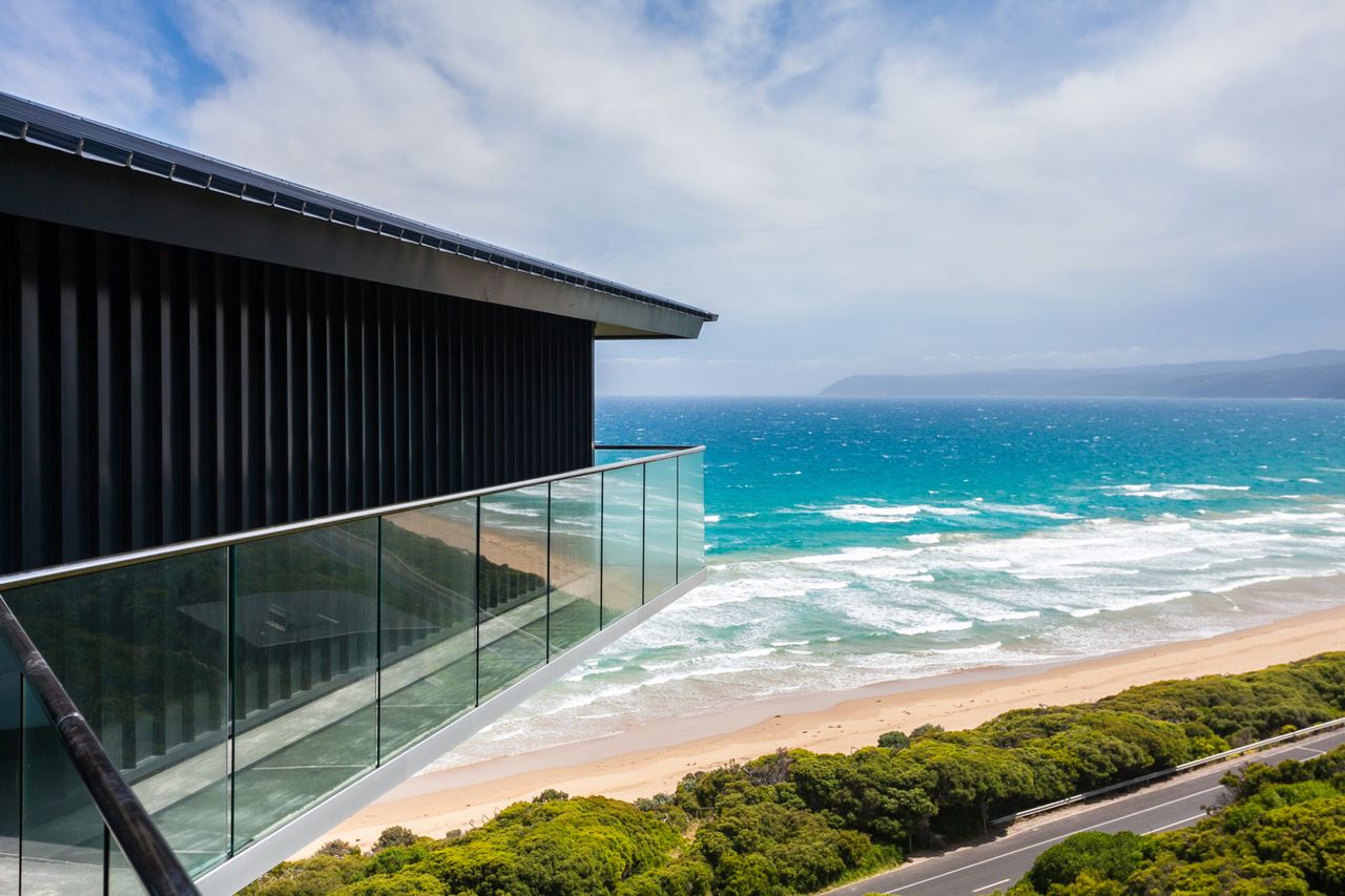Pole House une maison flottant sur la falaise Pole House maison flottant sur la falaise australie 6 Pole-House-maison-flottant-sur-la-falaise-australie-6