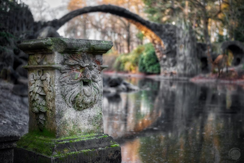 Rakotzbrücke : le pont avec son reflet forment un cercle parfait Rakotzbrucke pont du diable pont avec son reflet illusion cercle parfait 10 Rakotzbrucke-pont-du-diable-pont-avec-son-reflet-illusion-cercle-parfait-10