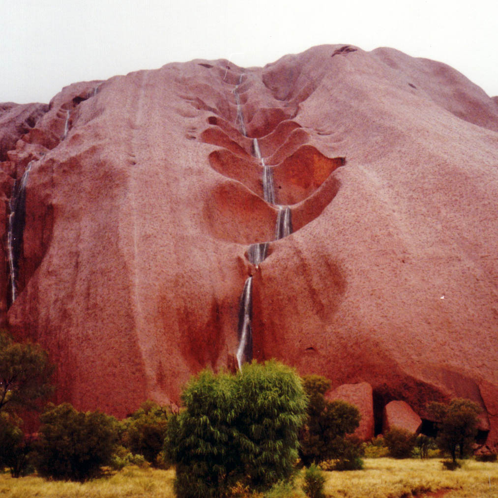 Les rares cascades de Uluru les rares cascades de uluru ayers rock 7 Uluru Runoff #2