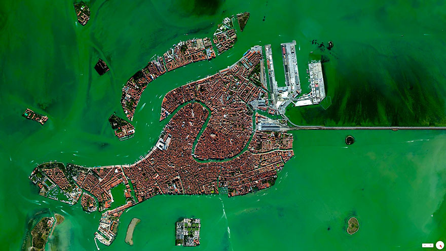 Des photos satellites qui changent la façon de voir le monde photo satellite google earth venise italie photo-satellite-google-earth-venise-italie