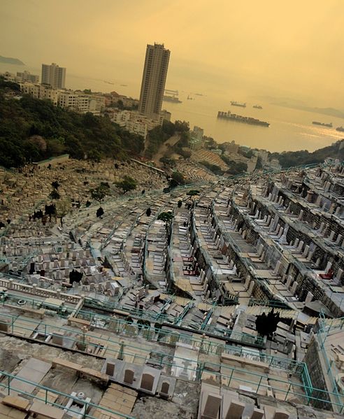 Pok Fu Lam le cimetière en terrasse de Hong-Kong pok ful am cimetiere en terrasse de hong kong 5 pok-fu-lam-cimetiere-en-terrasse-de-hong-kong-5