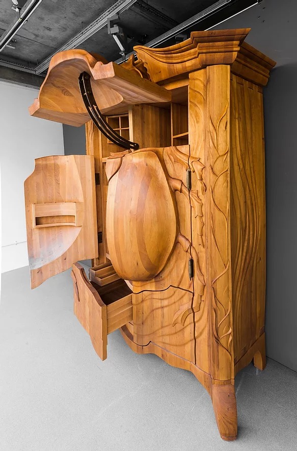 Une superbe armoire scarabée superbe armoire scarabee 6 superbe-armoire-scarabee-6