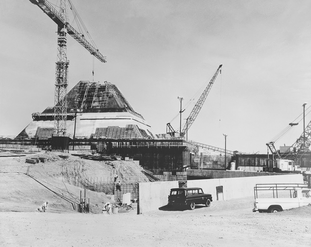 L'étrange pyramide du Stanley R. Mickelsen Safeguard Complex base militaire Stanley R Mickelsen pyramide radar 10 base-militaire-Stanley-R-Mickelsen-pyramide-radar-10