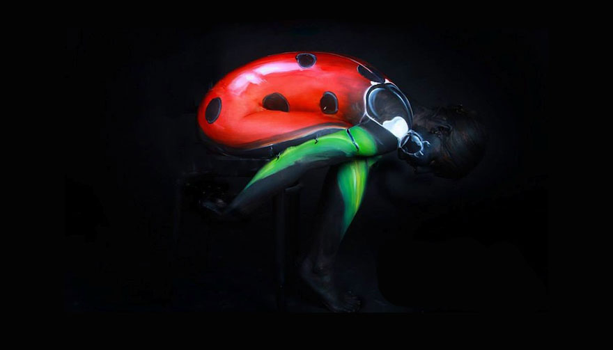 Les body-painting d'organes et d'animaux de Gesine Marwedel body painting organes animaux gesine marwedel 12 body-painting-organes-animaux-gesine-marwedel-12