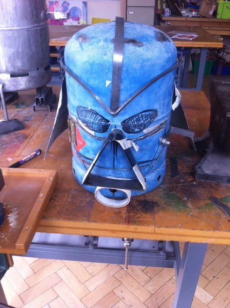 Un poêle à bois Dark Vador dans une bouteille de gaz fabriquer un barbecue dark vador 3 fabriquer-un-barbecue-dark-vador-3