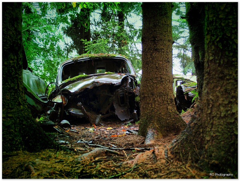 Le cimetière de voitures de Chatillon le cimetiere de voitures de chatillon 16 le-cimetiere-de-voitures-de-chatillon-16