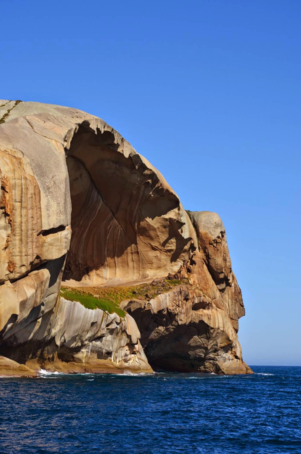 Skull Rock la base de Super Villain parfaite skull rock cleft island australie base de super villain 3 skull-rock-cleft-island-australie-base-de-super-villain-3