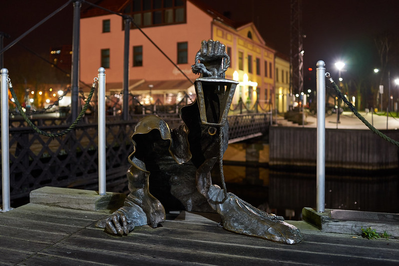 25 des statues les plus créatives du monde statues les plus creatives du monde fantome noir statues-les-plus-creatives-du-monde-fantome-noir