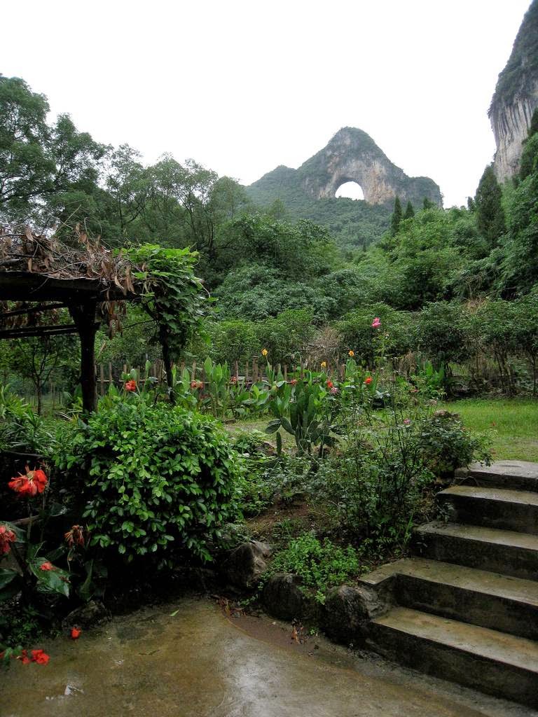 La colline de la lune - montagne percée de Chine colline de la lune montagne perce demi cercle chine 3 colline-de-la-lune-montagne-perce-demi-cercle-chine-3