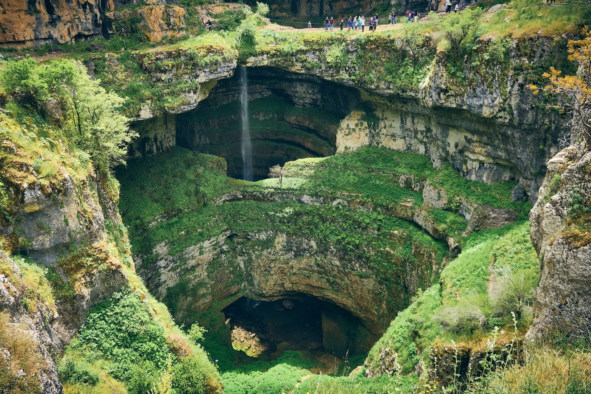 La cascade du gouffre de Baatara la cascade du gouffre de baatara gouffre des trois ponts liban 3 1 la-cascade-du-gouffre-de-baatara-gouffre-des-trois-ponts-liban-3-1