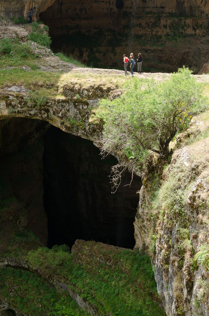 La cascade du gouffre de Baatara la cascade du gouffre de baatara gouffre des trois ponts liban 4 la-cascade-du-gouffre-de-baatara-gouffre-des-trois-ponts-liban-4