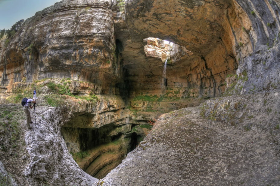 Gouffre de Baatara : la spectaculaire cascade des Trois Ponts au Liban la cascade du gouffre de baatara gouffre des trois ponts liban 5 la cascade du gouffre de baatara gouffre des trois ponts liban 5