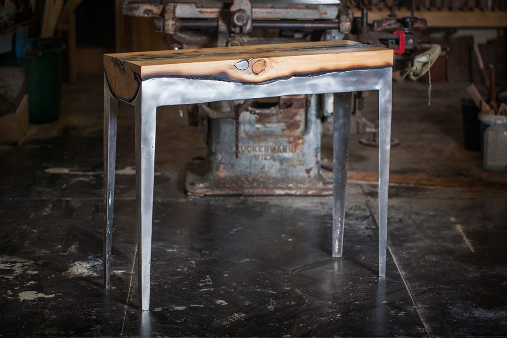 Mobiliers en bois et aluminium de Hilla Shamia tables et chaises en bois et aluminium hilla shamia 12 tables-et-chaises-en-bois-et-aluminium-hilla-shamia-12