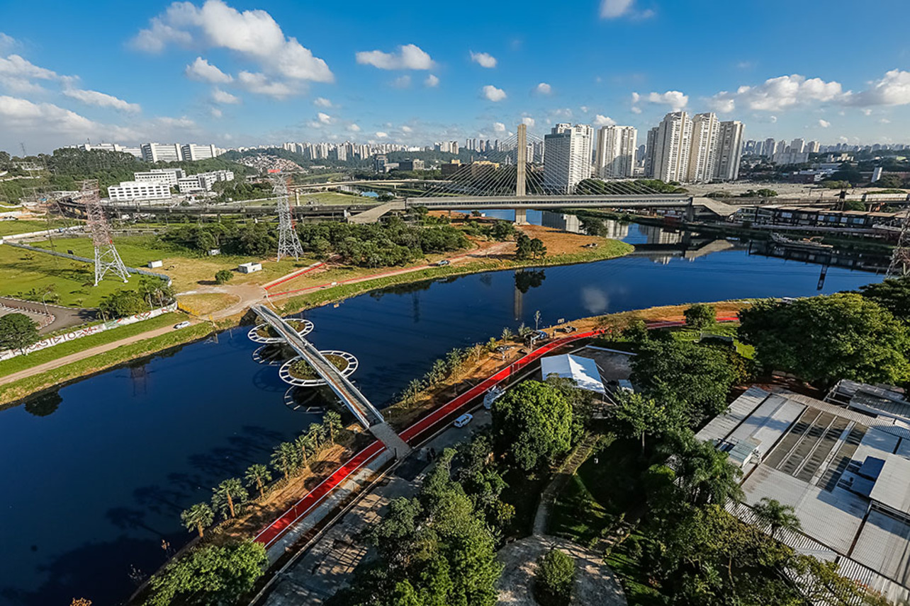 Friedrich Bayer Bridge splendide pont piétonnier Friedrich Bayer Bridge splendide pont pour pieton et velo 4 Friedrich-Bayer-Bridge-splendide-pont-pour-pieton-et-velo-4