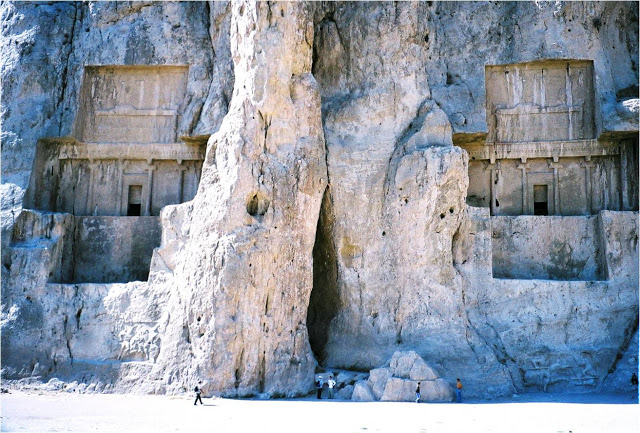 Naqsh-e Rostam - fabuleux vestige de l'empire Perse Naqsh e Rostam vestige empire perse 13 Naqsh-e-Rostam-vestige-empire-perse-13
