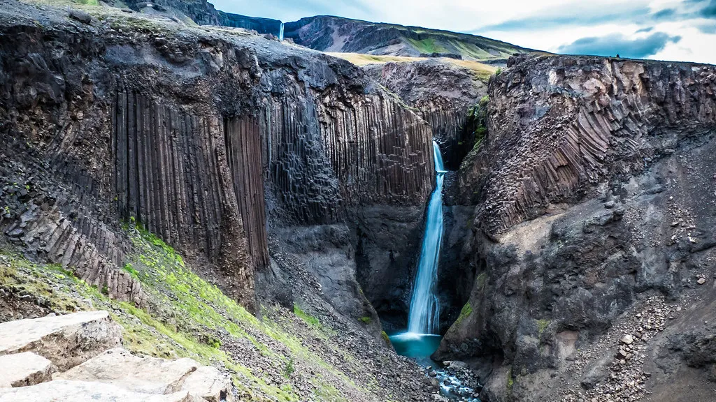39 endroits à visiter avant de mourir endroits a visiter avant de mourir cascades litlanesfoss islande endroits-a-visiter-avant-de-mourir-cascades-litlanesfoss-islande
