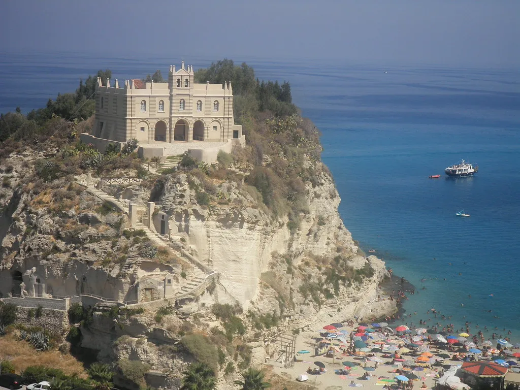 39 endroits à visiter avant de mourir endroits a visiter avant de mourir santa maria dell isola italie endroits-a-visiter-avant-de-mourir-santa-maria-dell-isola-italie