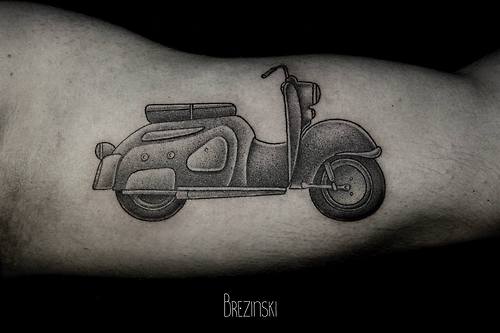 Les tatouages en pointillisme de Ilya Brezinski les tatouages en pointillisme de ilya brezinski 8 les-tatouages-en-pointillisme-de-ilya-brezinski-8