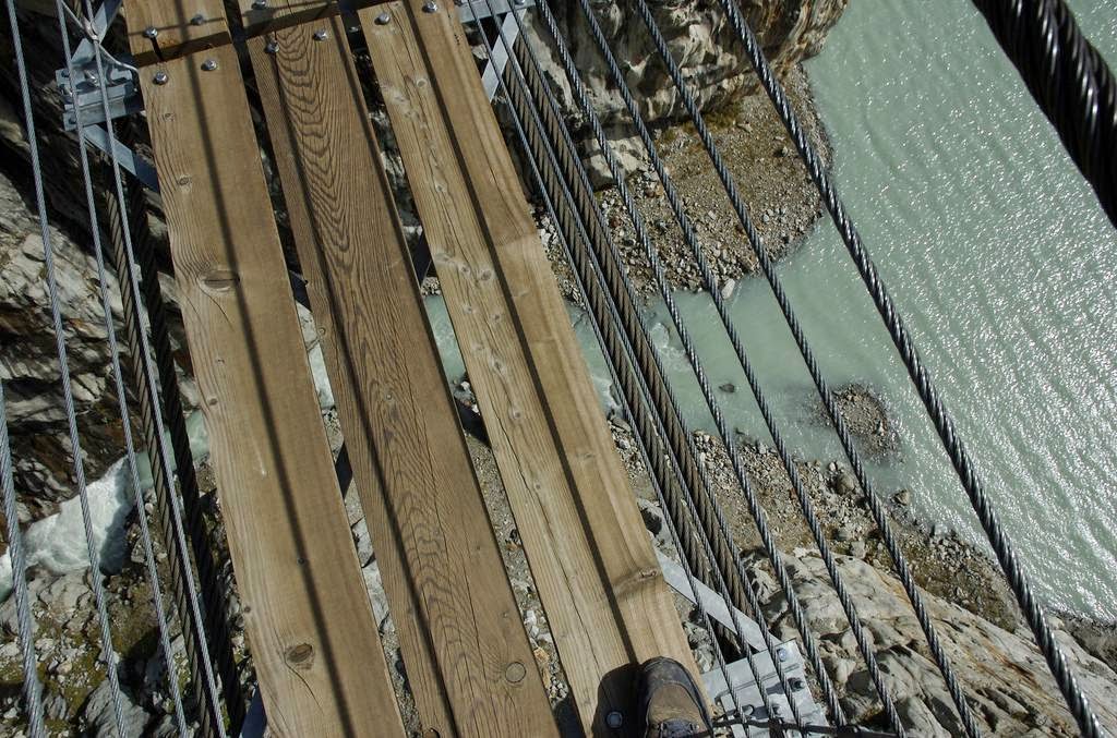 Le pont du Trift pont du trift plus long pont suspendu alpes suisse 12 pont-du-trift-plus-long-pont-suspendu-alpes-suisse-12