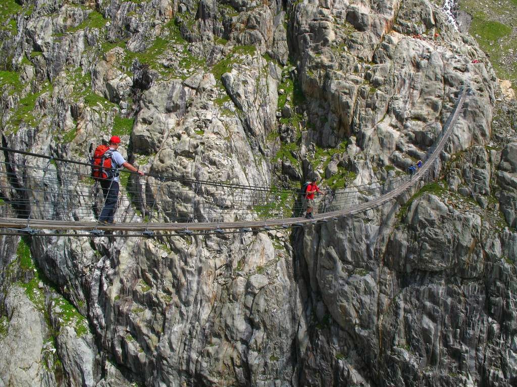 Le pont du Trift pont du trift plus long pont suspendu alpes suisse 9 pont-du-trift-plus-long-pont-suspendu-alpes-suisse-9