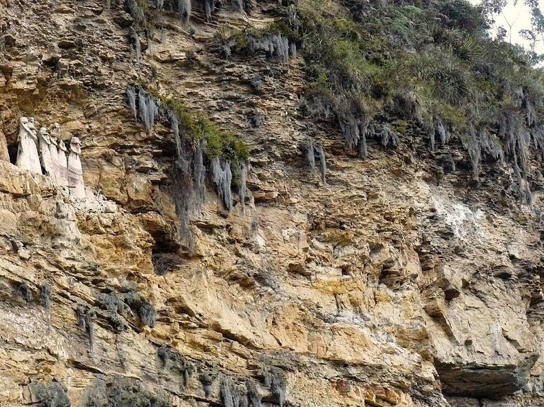 Les sarcophages de Karajia les sarcophages de karajia tombes funeraires du perou 5 les-sarcophages-de-karajia-tombes-funeraires-du-perou-5