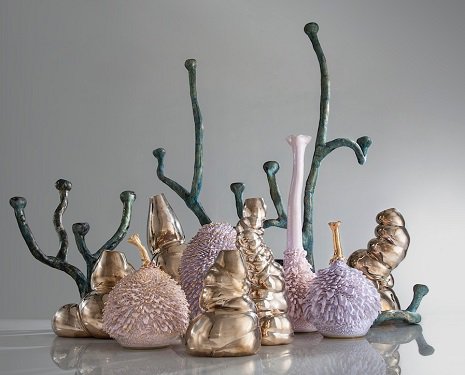 Les meubles en fourrure des frères Haas meubles en fourrure des freres hass candelabras accretion vases hematite vases meubles-en-fourrure-des-freres-hass-candelabras-accretion-vases-hematite-vases