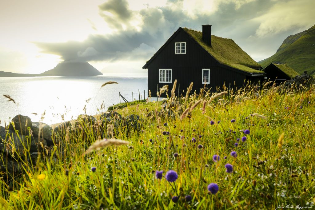 20 petites maisons isolées propices à la méditation 20 petites maisons isolees 9 trollanes iles feroe 20-petites-maisons-isolees-9-trollanes-iles-feroe