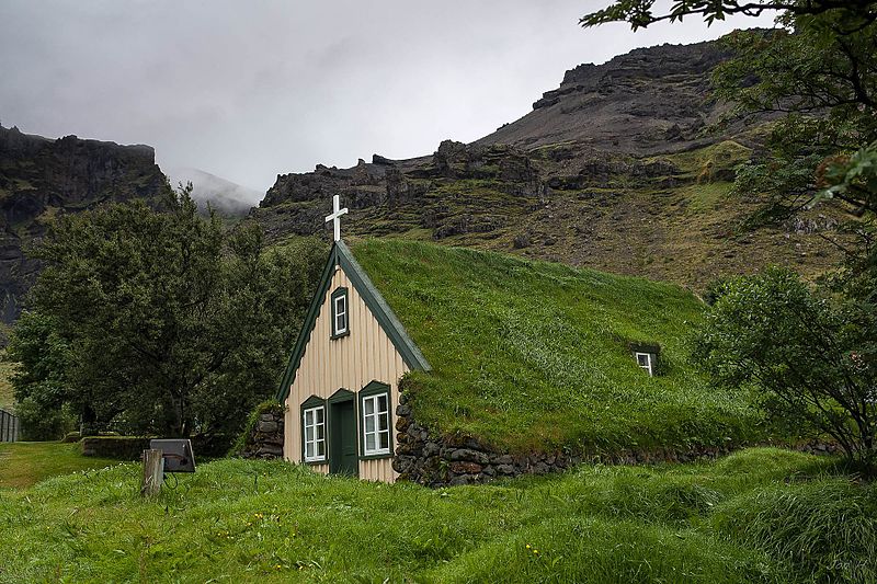 20 petites maisons isolées propices à la méditation 20 petites maisons isolees hofskirkja islande 20-petites-maisons-isolees-hofskirkja-islande