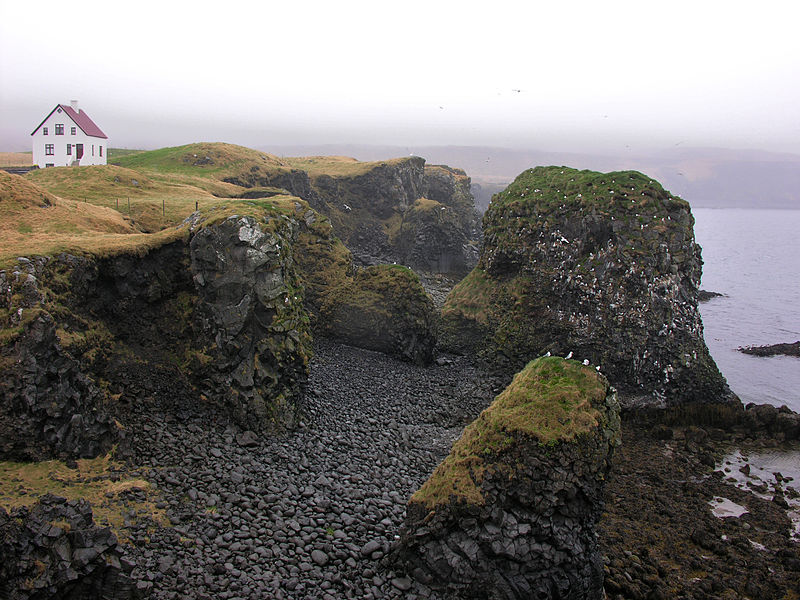 20 petites maisons isolées propices à la méditation 20 petites maisons isolees peninsule de snaefellsnes islande 20-petites-maisons-isolees-peninsule-de-snaefellsnes-islande