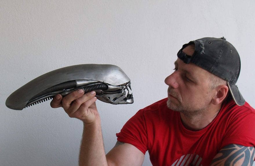 Recyclage de pièces de motos en sculptures d'animaux steampunk recyclage de vieilles pieces de voitures et de motos en sculpture d animaux steampunk tomas Vitanovsky alien 1 recyclage-de-vieilles-pieces-de-voitures-et-de-motos-en-sculpture-d-animaux-steampunk-tomas-Vitanovsky-alien-1.jpg