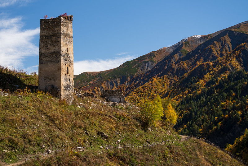 Les tours de pierre de la Svanetie en Georgie svaneti tours en pierre de georgie 3 svanetie-tours-en-pierre-de-georgie-3