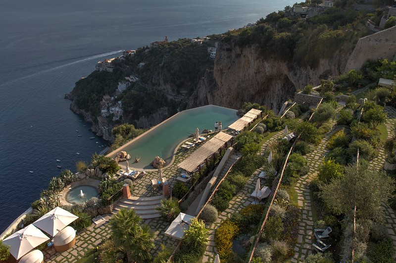 Les 10 hôtels les plus vertigineux 10 hotels les plus vertigineux Monastere Santa Rosa–Salerno Italie 2 10-hotels-les-plus-vertigineux-Monastere-Santa-Rosa–Salerno-Italie-2
