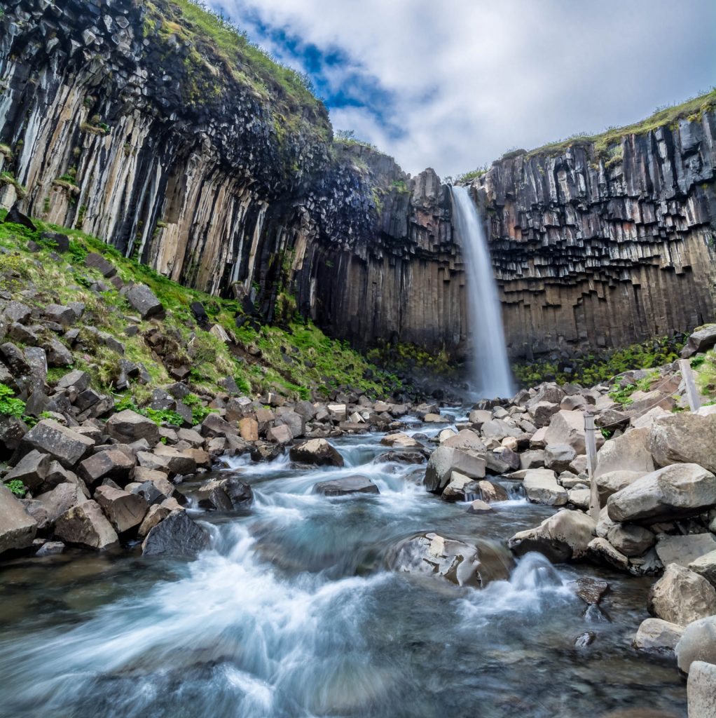 12 magnifiques cascades d'Islande 12 magnifiques cascades d islande Svartifoss 12-magnifiques-cascades-d-islande-Svartifoss