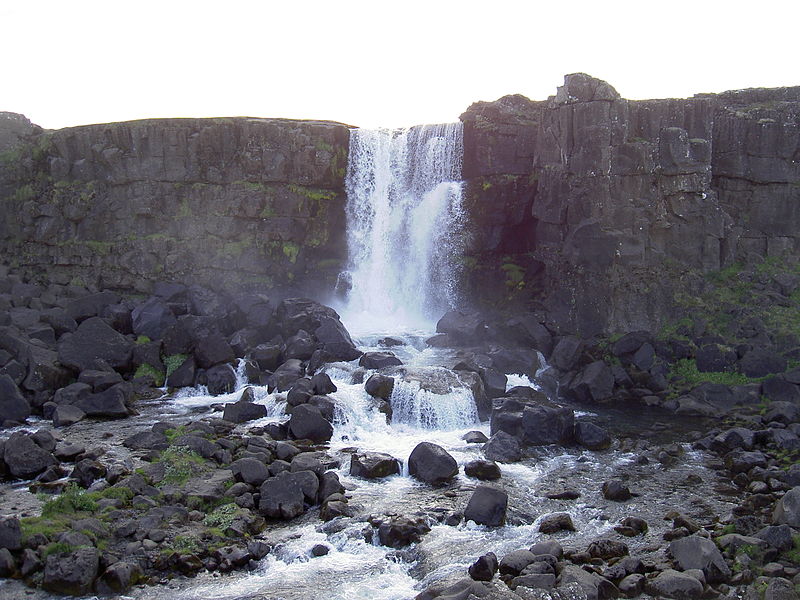 12 magnifiques cascades d'Islande 12 magnifiques cascades d islande 12-magnifiques-cascades-d-islande-oxarafoss