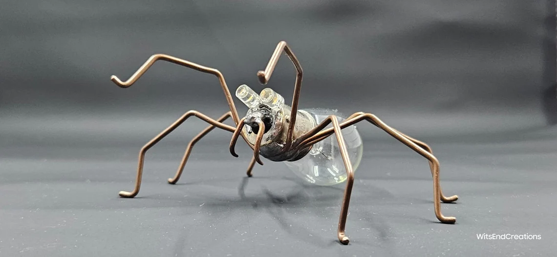 15 idées de bricolage pour recycler des ampoules 15 idees de bricolage pour recycler des ampoules sculpture araignee 1 15-idees-de-bricolage-pour-recycler-des-ampoules-sculpture-araignee1