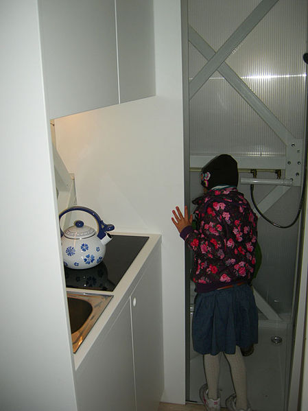 La maison Keret - la maison la plus étroite du monde la maison keret la maison la plus etroite du monde 5 la-maison-keret-la-maison-la-plus-etroite-du-monde-5