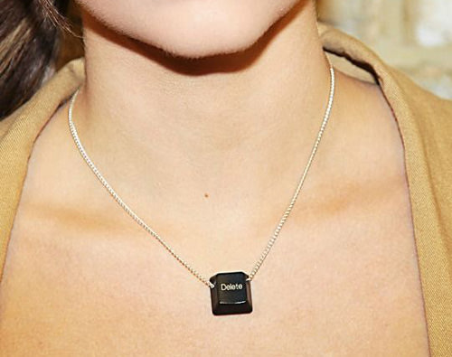 22 idées pour recycler des touches de clavier idees de recyclage de touches de clavier pendentif idees-de-recyclage-de-touches-de-clavier-pendentif