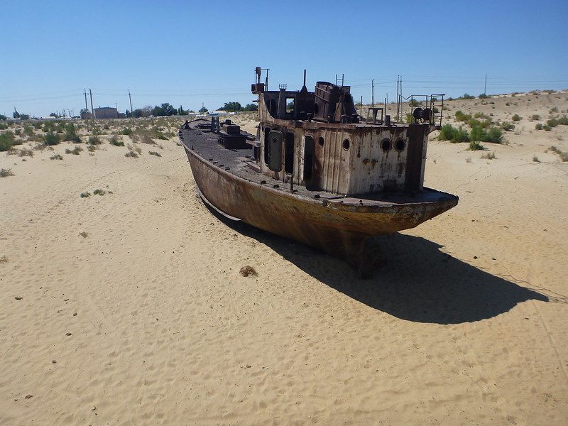 Mo'ynaq et son cimetière de bateaux dans le désert moy naq cimetiere de bateaux ouzbeskistan mer d aral 14 moy-naq-cimetiere-de-bateaux-ouzbeskistan-mer-d-aral-14