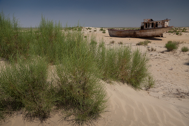 Mo'ynaq et son cimetière de bateaux dans le désert moy naq cimetiere de bateaux ouzbeskistan mer d aral 20 moy-naq-cimetiere-de-bateaux-ouzbeskistan-mer-d-aral-20