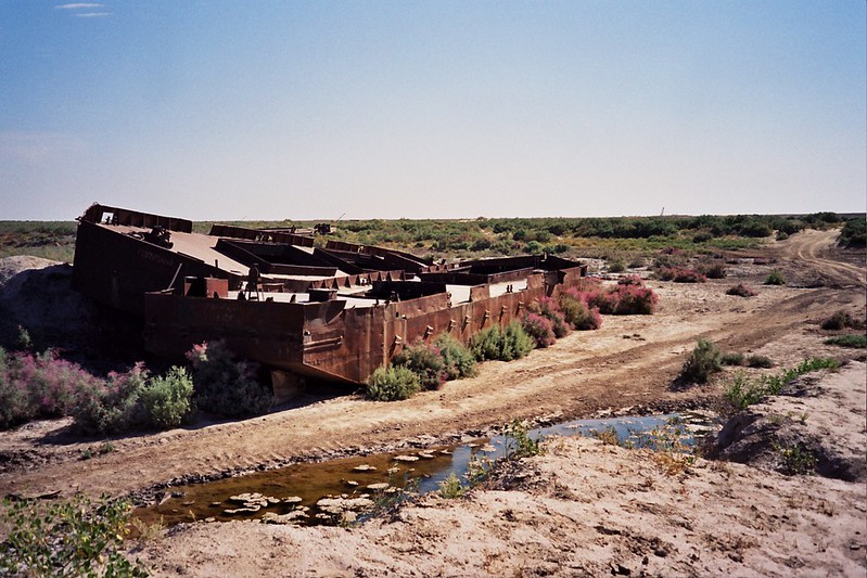 Mo'ynaq et son cimetière de bateaux dans le désert moy naq cimetiere de bateaux ouzbeskistan mer d aral 8 moy-naq-cimetiere-de-bateaux-ouzbeskistan-mer-d-aral-8