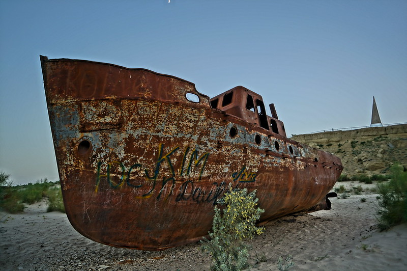 Mo'ynaq et son cimetière de bateaux dans le désert moy naq cimetiere de bateaux ouzbeskistan mer d aral 9 moy-naq-cimetiere-de-bateaux-ouzbeskistan-mer-d-aral-9