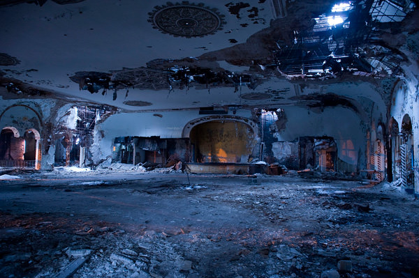 45 superbes endroits abandonnés 45 superbes endroits abandonnes 31 grande ballroom 45-superbes-endroits-abandonnes-31-grande-ballroom